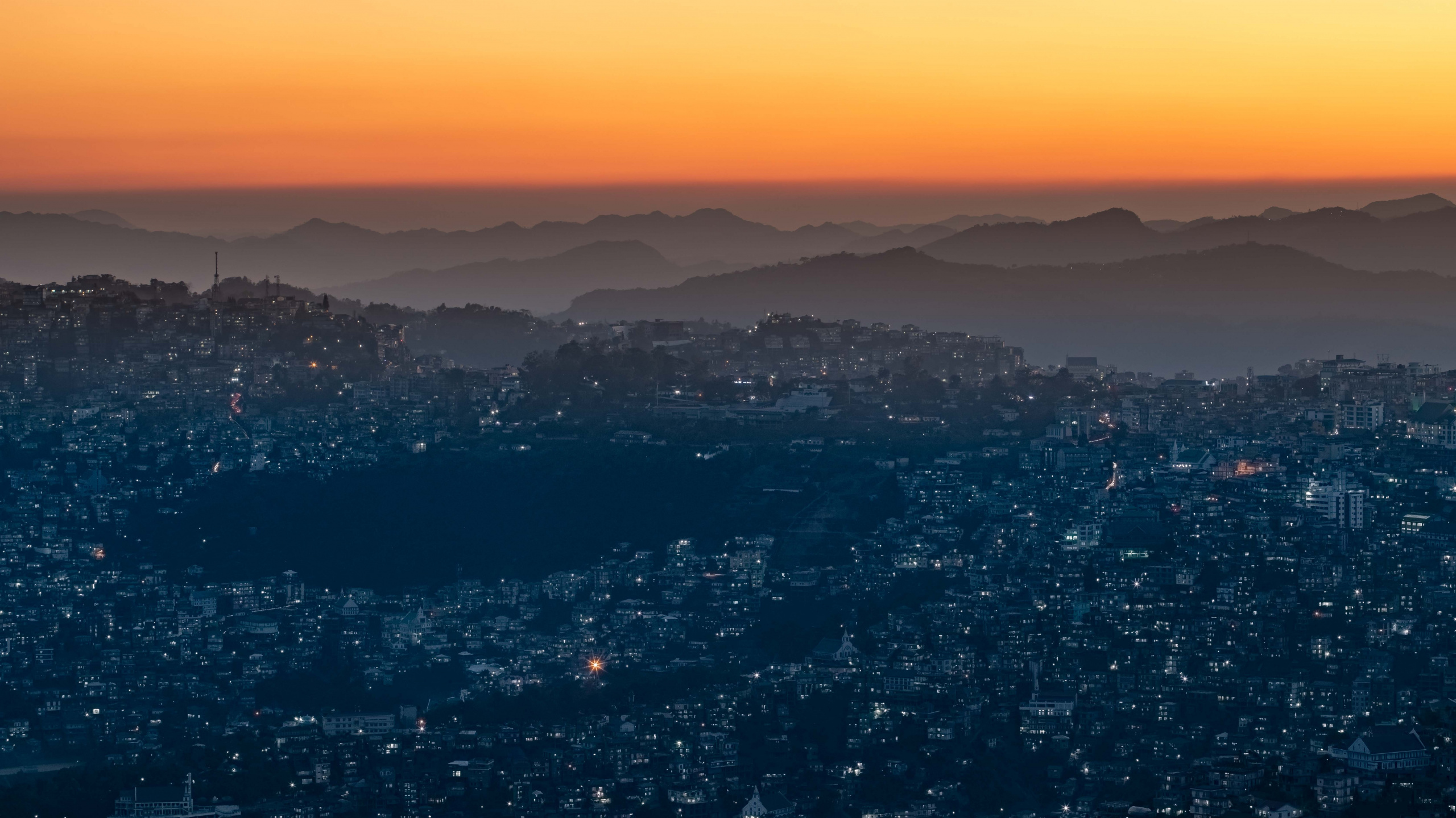 Luftaufnahme Der Stadt Bei Nacht Night. Wallpaper in 2560x1440 Resolution