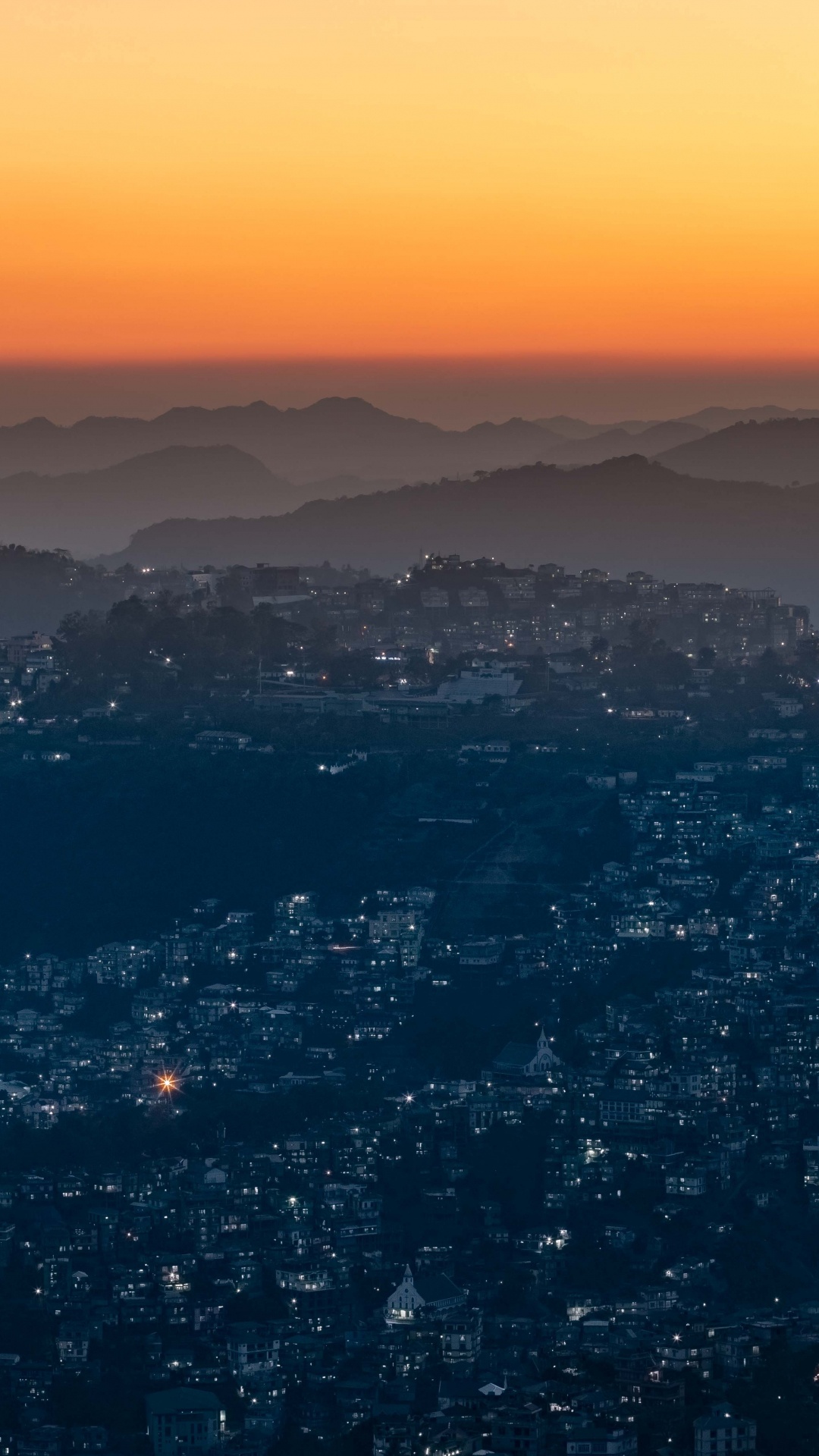 Vue Aérienne de la Ville Pendant la Nuit. Wallpaper in 1080x1920 Resolution