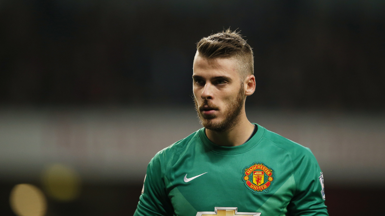 Hombre en Verde Camiseta de Fútbol Nike. Wallpaper in 1280x720 Resolution