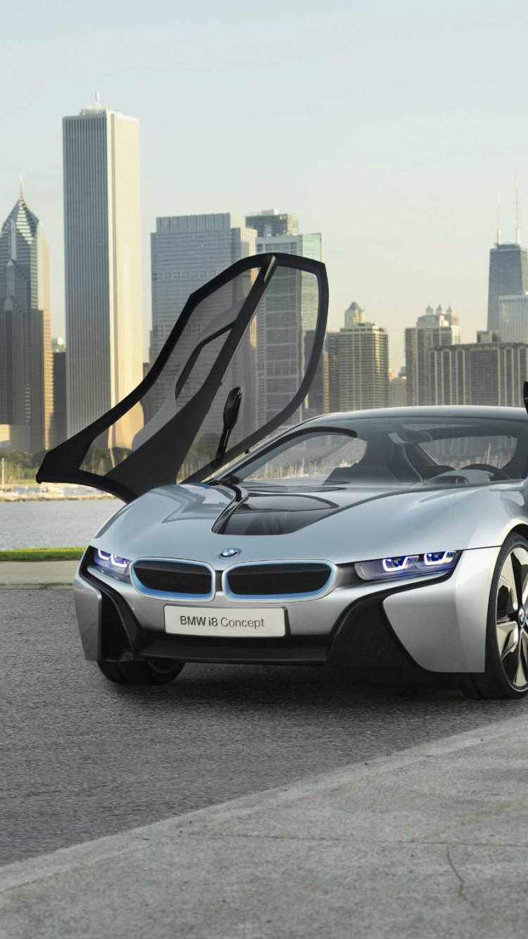 Weiß-schwarzer Porsche 911 Tagsüber Unterwegs. Wallpaper in 750x1334 Resolution