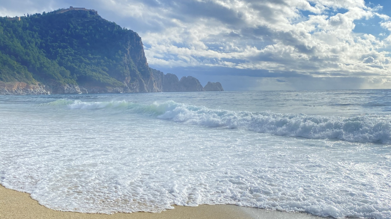 Cloud, Wasser, Azure, Strand, Naturlandschaft. Wallpaper in 1366x768 Resolution