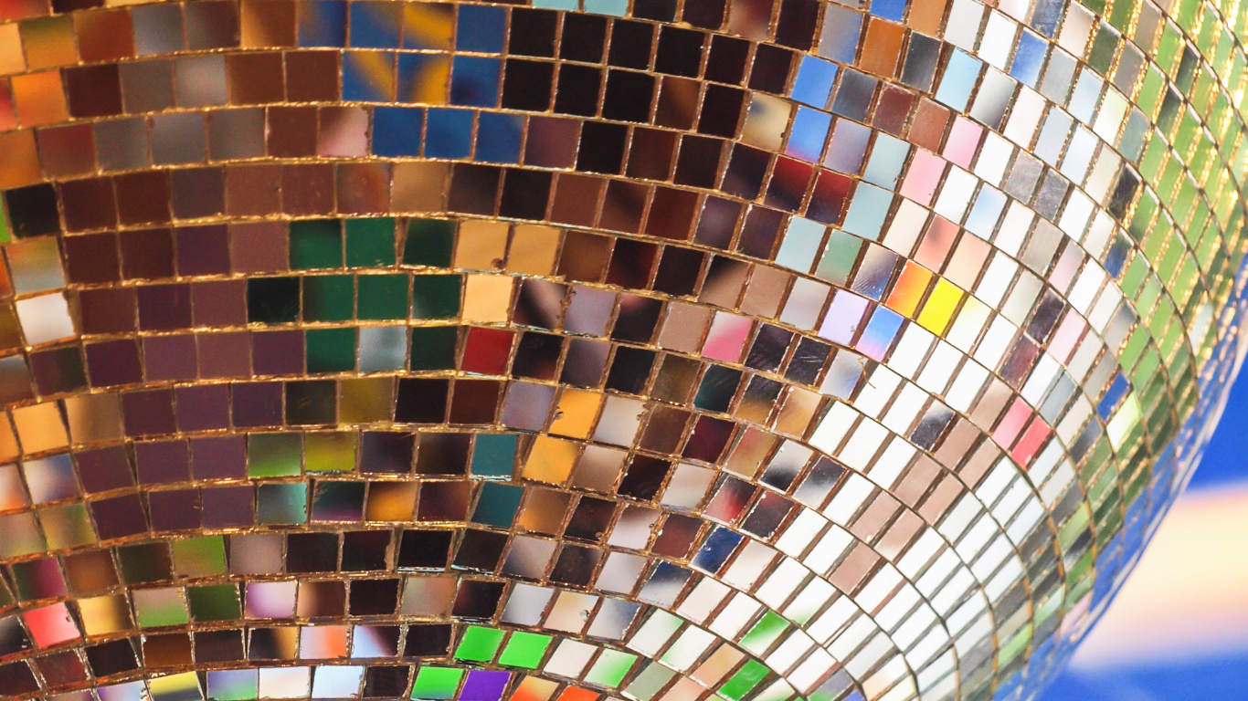 Brown and Green Glass Ball. Wallpaper in 1366x768 Resolution