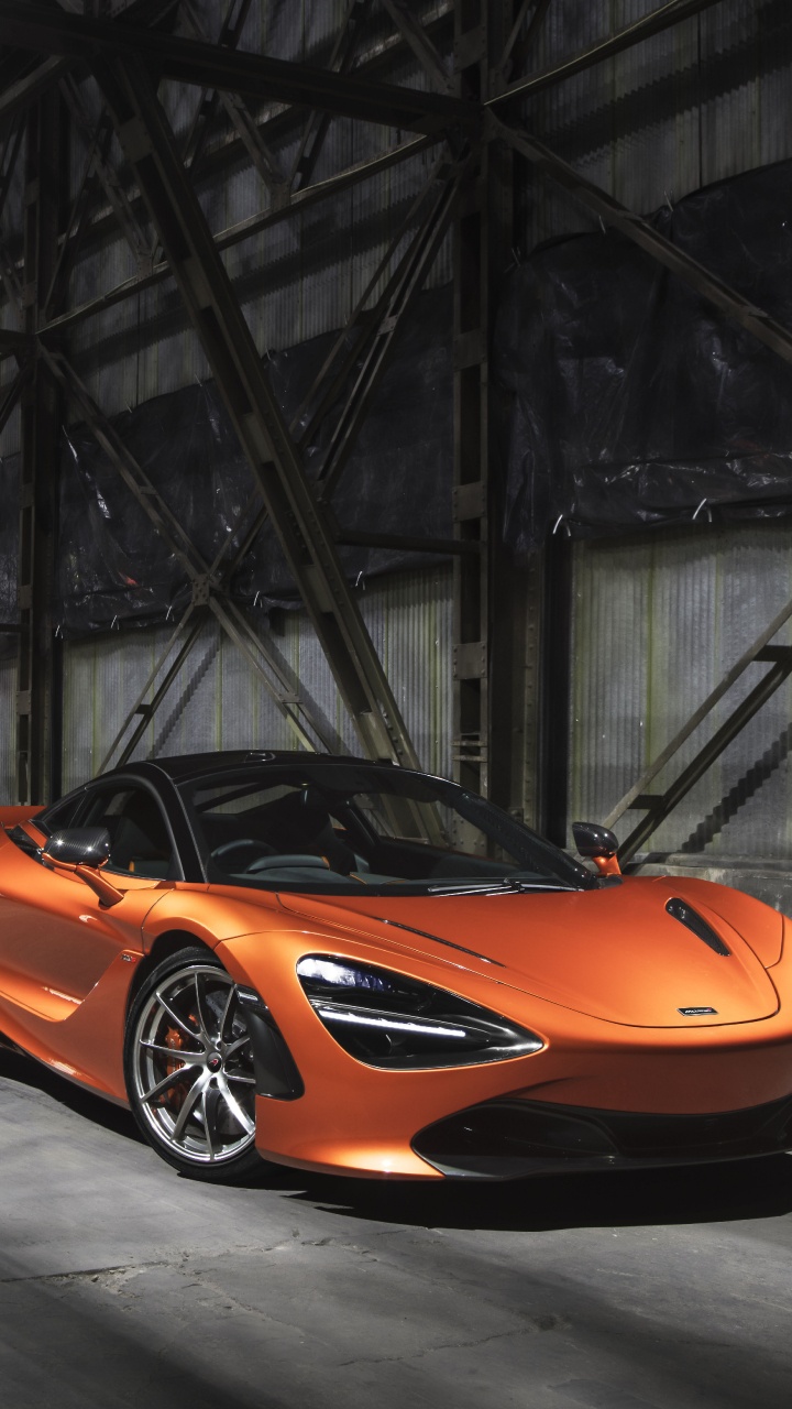 Lamborghini Aventador Naranja en un Túnel. Wallpaper in 720x1280 Resolution