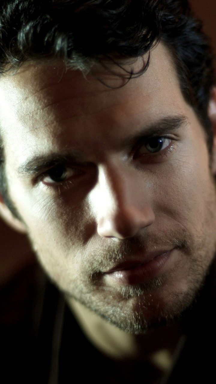 Henry Cavill, L'homme D'acier, Les Poils du Visage, Superman, Obscurité. Wallpaper in 720x1280 Resolution
