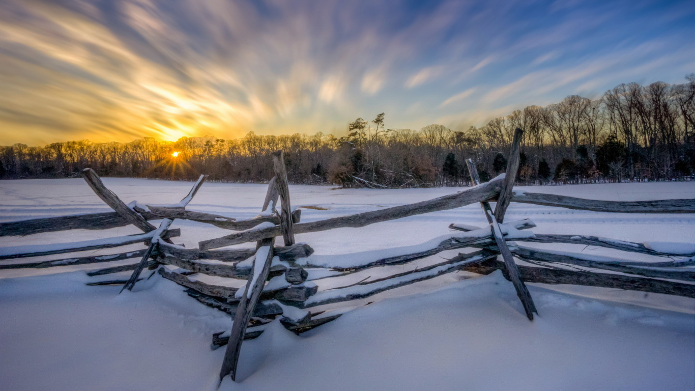 Brown Wooden Fence on Green Grass Field During Sunset. Wallpaper in 1366x768 Resolution
