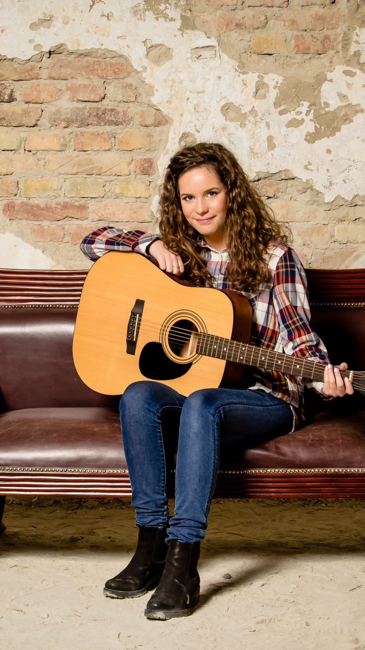 坐, 吉他, 声吉他, 原声音乐, 音乐家 壁纸 750x1334 允许