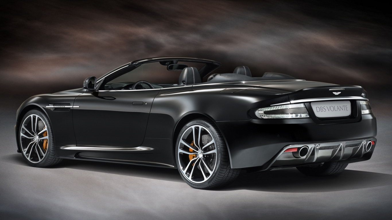 Mercedes Benz Coupé Noir Sur Route Asphaltée Grise. Wallpaper in 1366x768 Resolution