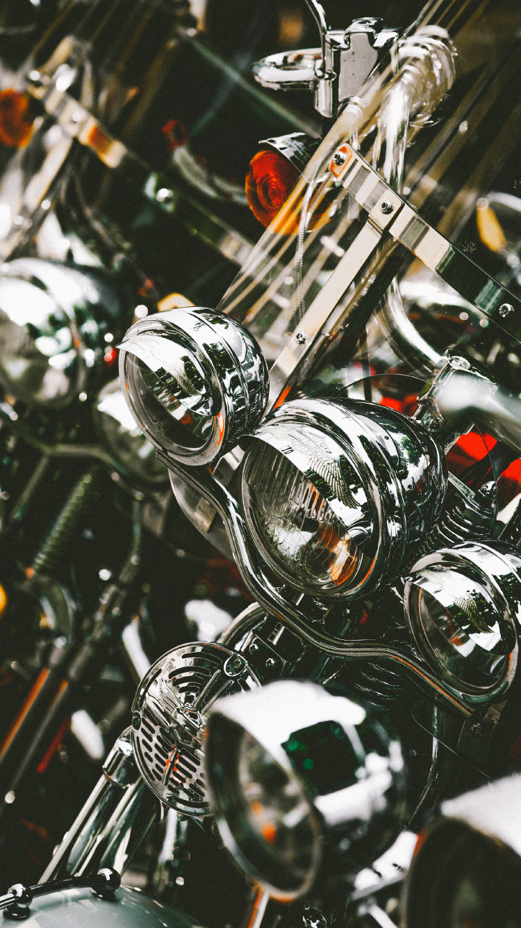 Boules de Noël Argent et Noir. Wallpaper in 750x1334 Resolution