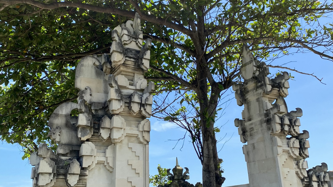 Indonésie, Bali, Statue, Histoire Ancienne, Plantes Ligneuses. Wallpaper in 1366x768 Resolution