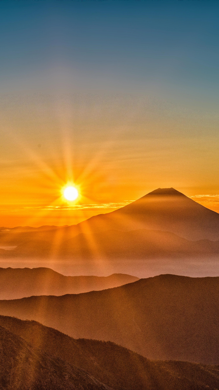 Mount Fuji, Bergigen Landschaftsformen, Sonnenaufgang, Natur, Horizont. Wallpaper in 750x1334 Resolution