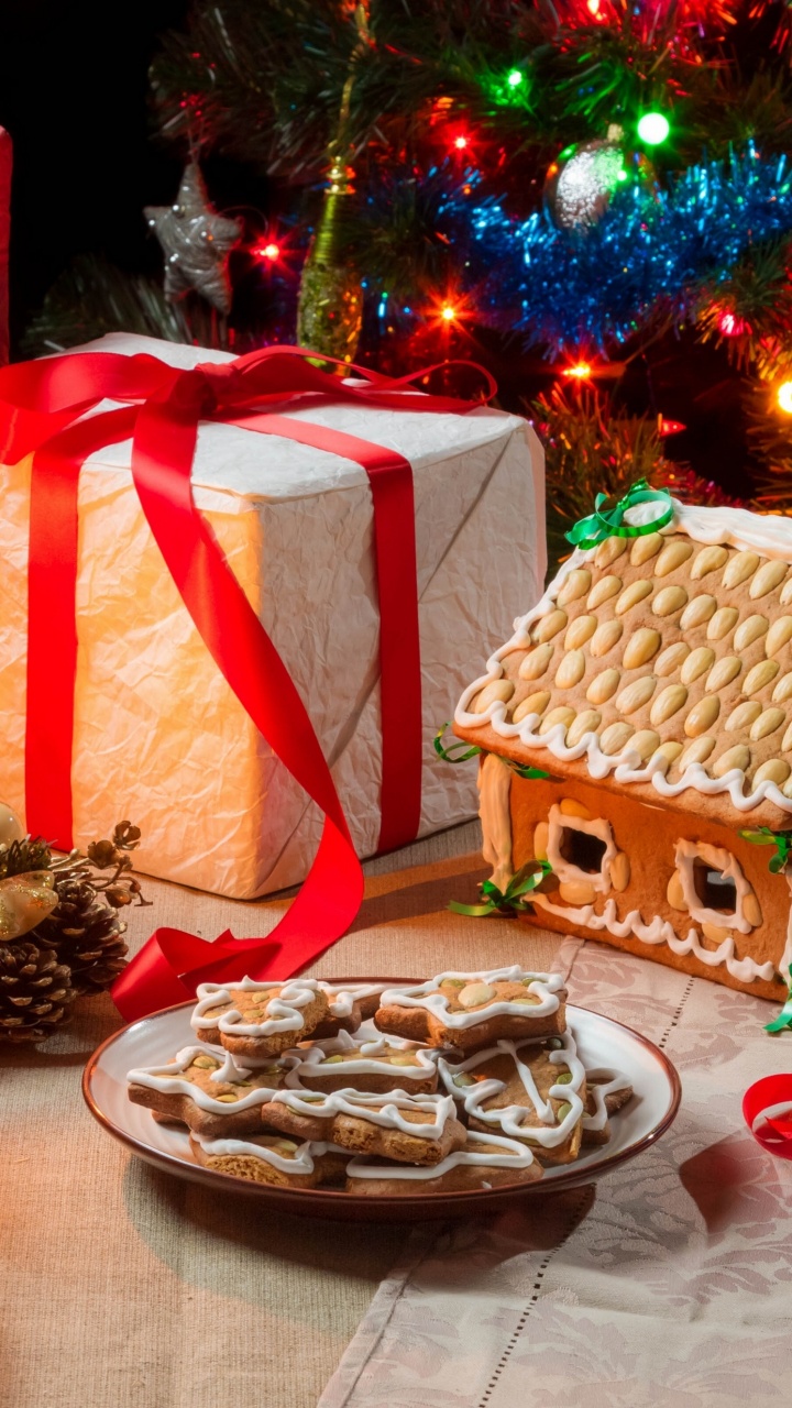Gingerbread House, Gingerbread, Gingerbread Man, Christmas Cookie, Food. Wallpaper in 720x1280 Resolution