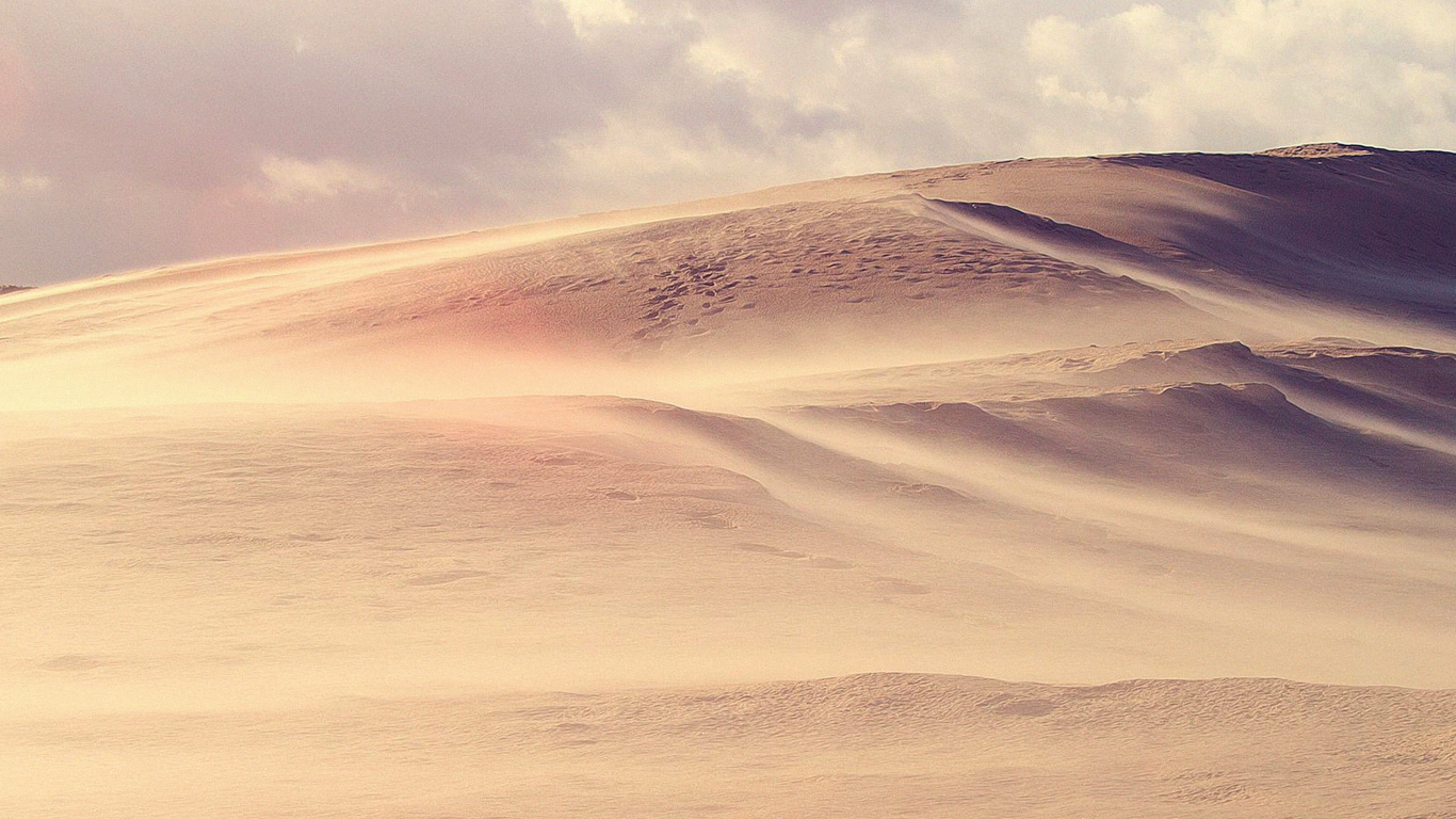 Sable Blanc Sous Ciel Bleu Pendant la Journée. Wallpaper in 1366x768 Resolution