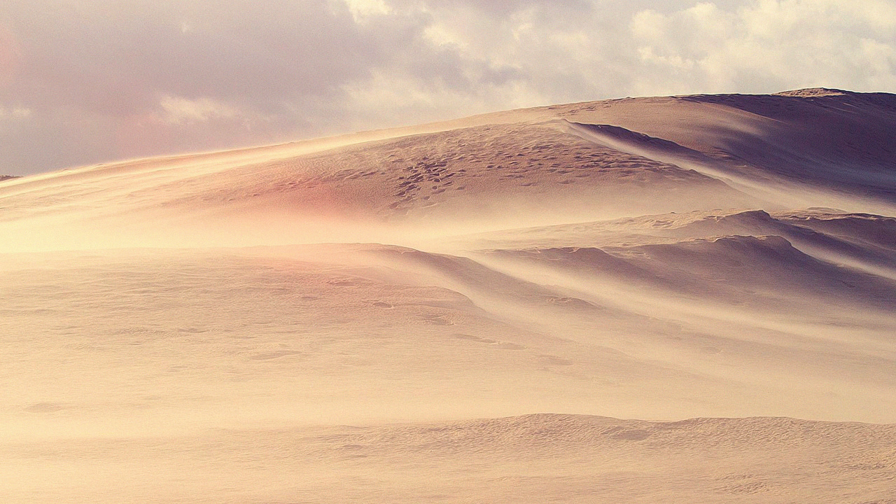 Tagsüber Weißer Sand Unter Blauem Himmel. Wallpaper in 1280x720 Resolution