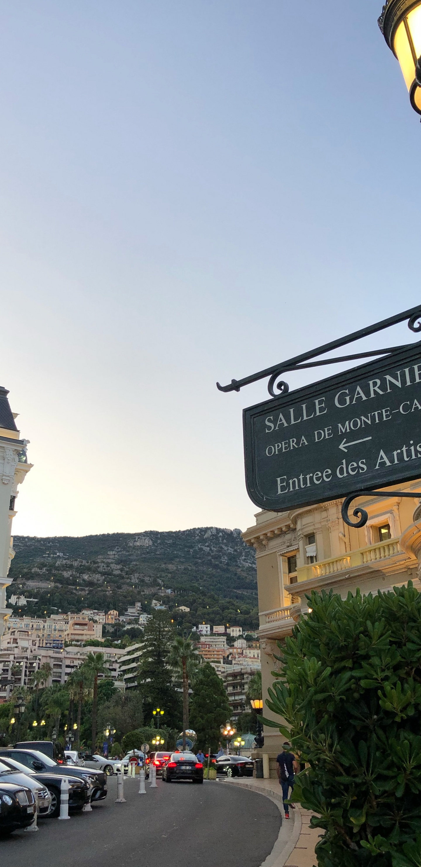 Stadt, Road, Nachbarschaft, Street, Fahrbahn. Wallpaper in 1440x2960 Resolution