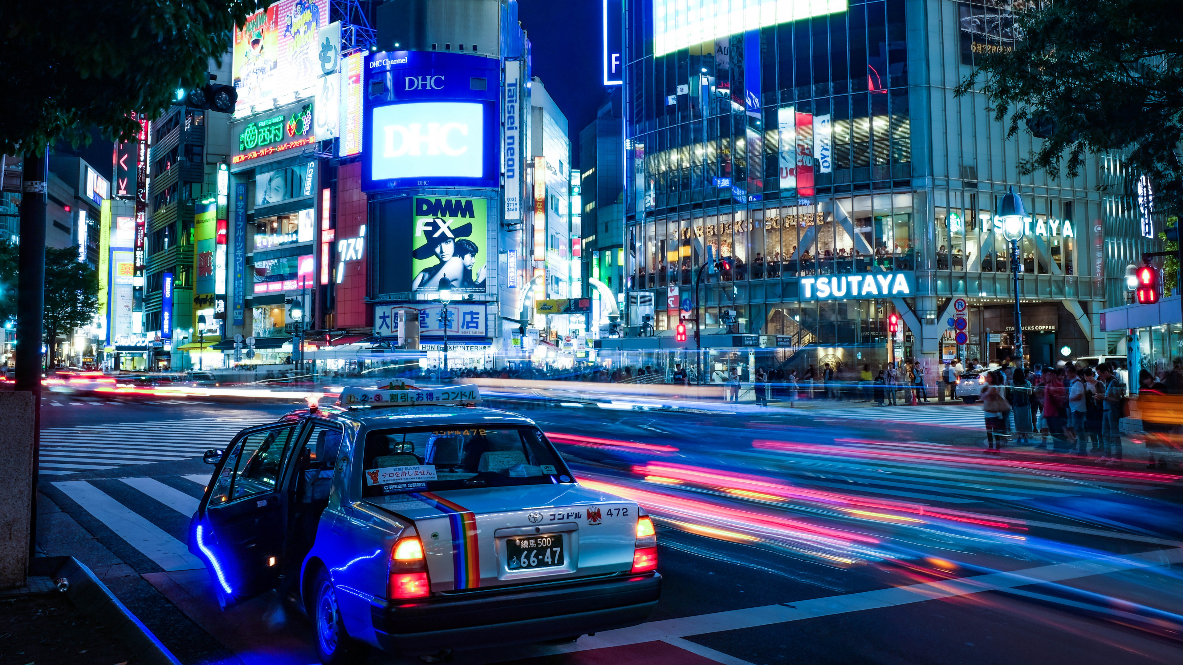 Cars on Road Near Buildings During Night Time. Wallpaper in 3840x2160 Resolution