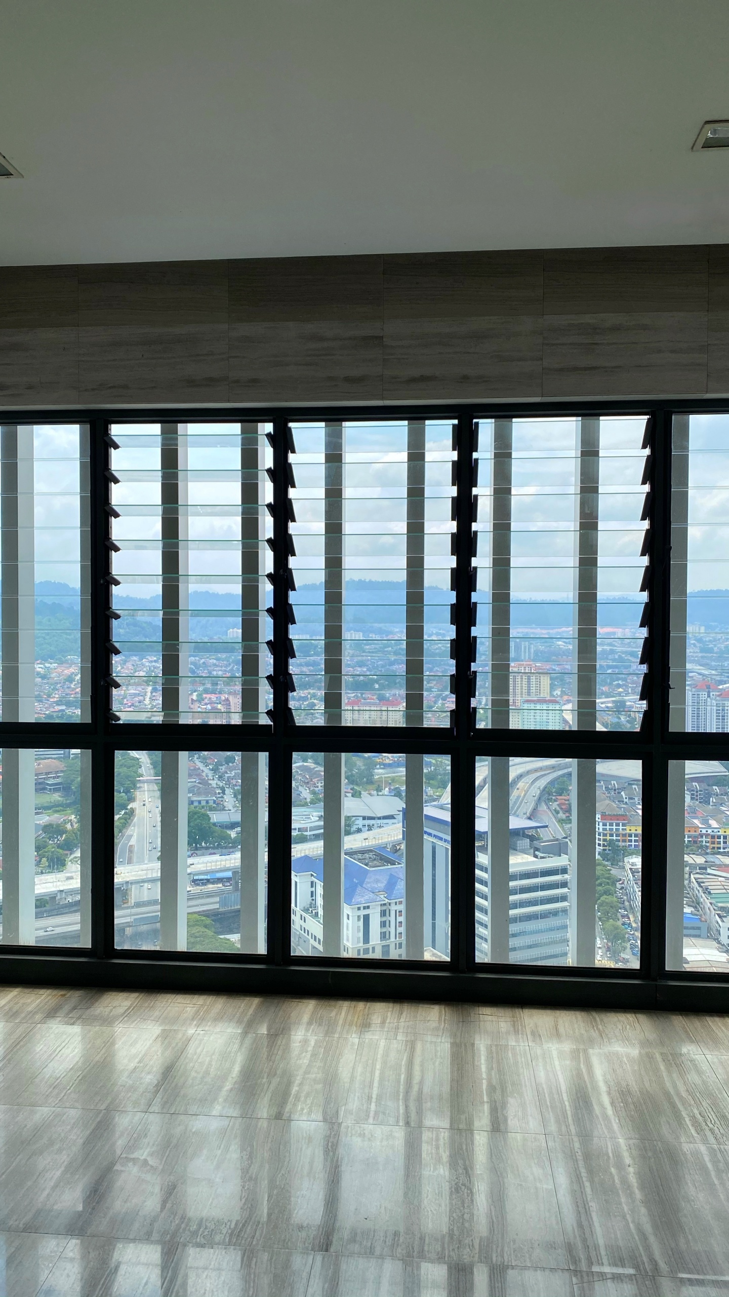 Daylighting, Window, Window Treatment, Window Covering, Real Estate. Wallpaper in 1440x2560 Resolution