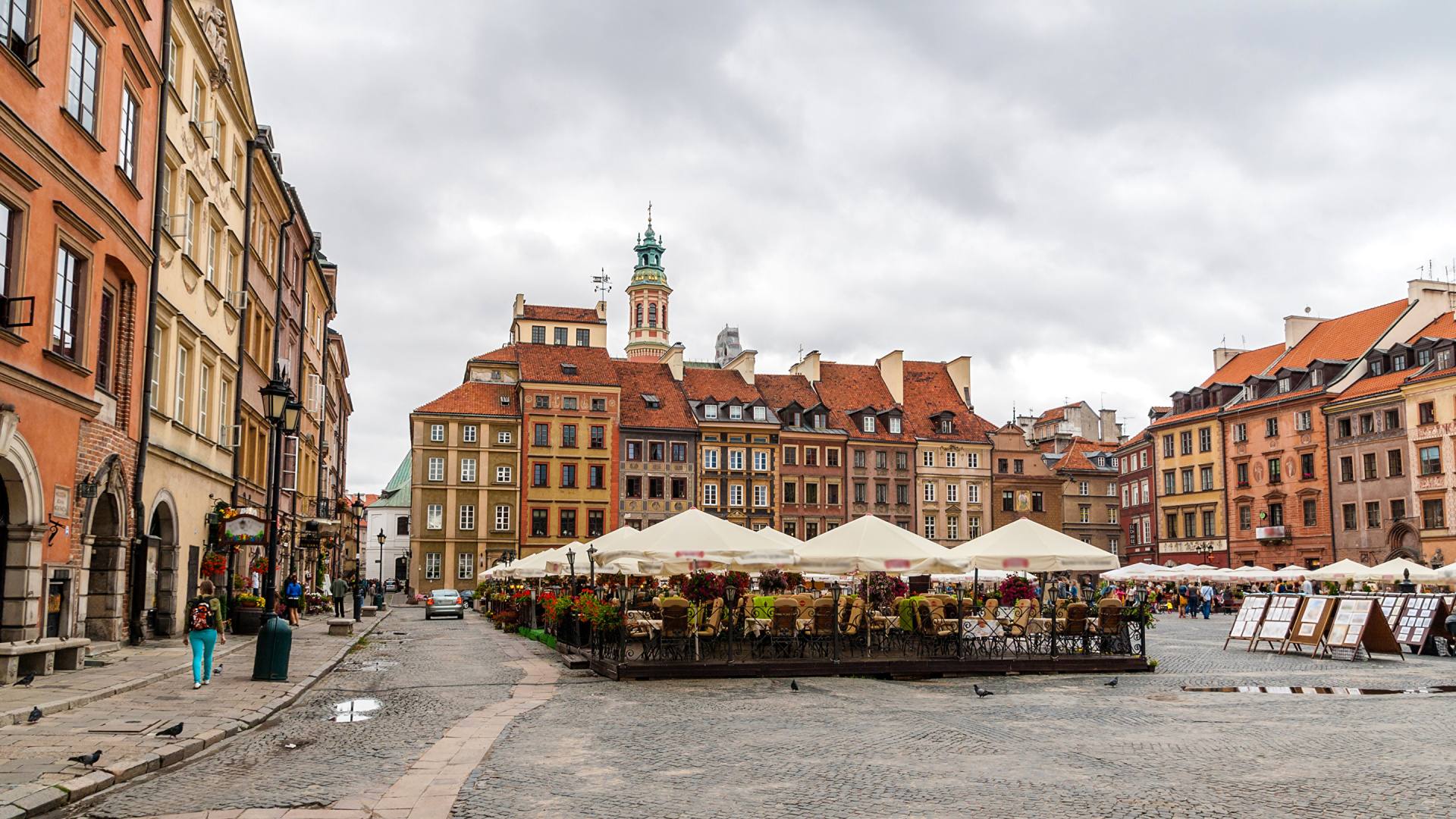 Edificio de Hormigón Marrón Cerca de Árboles Verdes Bajo Nubes Blancas Durante el Día. Wallpaper in 1920x1080 Resolution