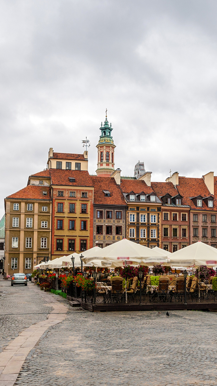 Edificio de Hormigón Marrón Cerca de Árboles Verdes Bajo Nubes Blancas Durante el Día. Wallpaper in 750x1334 Resolution