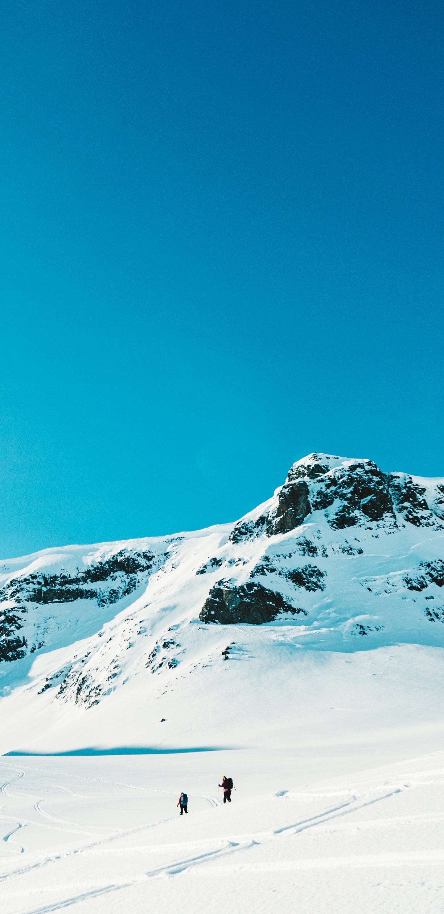 Schnee, Skigebiet, Skifahren, Winter, Bergigen Landschaftsformen. Wallpaper in 1440x2960 Resolution