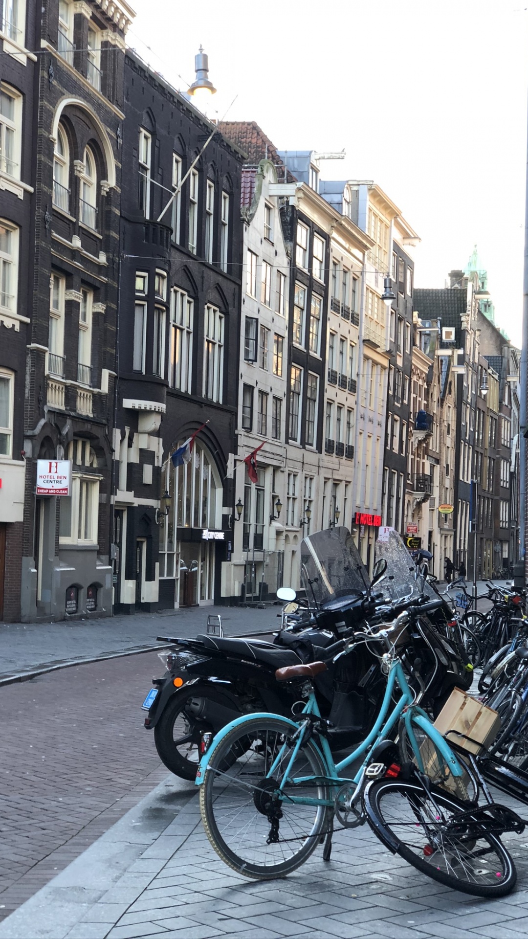 Lane, Road Bicycle, Bicycle, Motorcycle, Bicycle Tire. Wallpaper in 1080x1920 Resolution