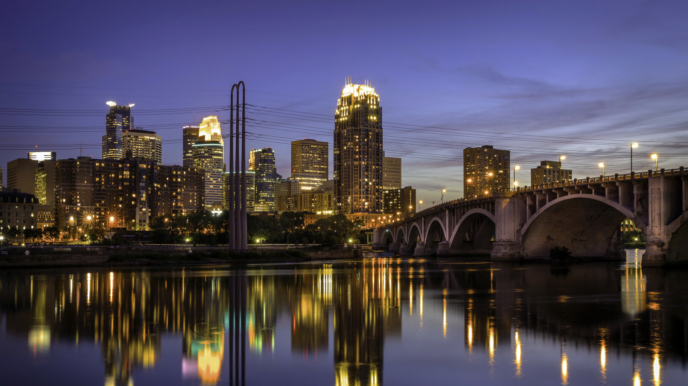 Pont Au-dessus de L'eau Pendant la Nuit. Wallpaper in 1366x768 Resolution