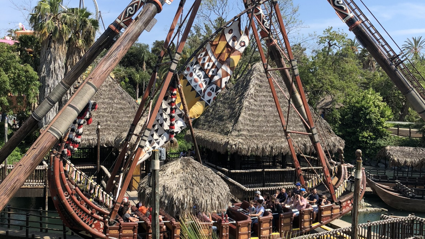 Tourist Attraction, Recreation, Nature, Vegetation, Roller Coaster. Wallpaper in 1366x768 Resolution