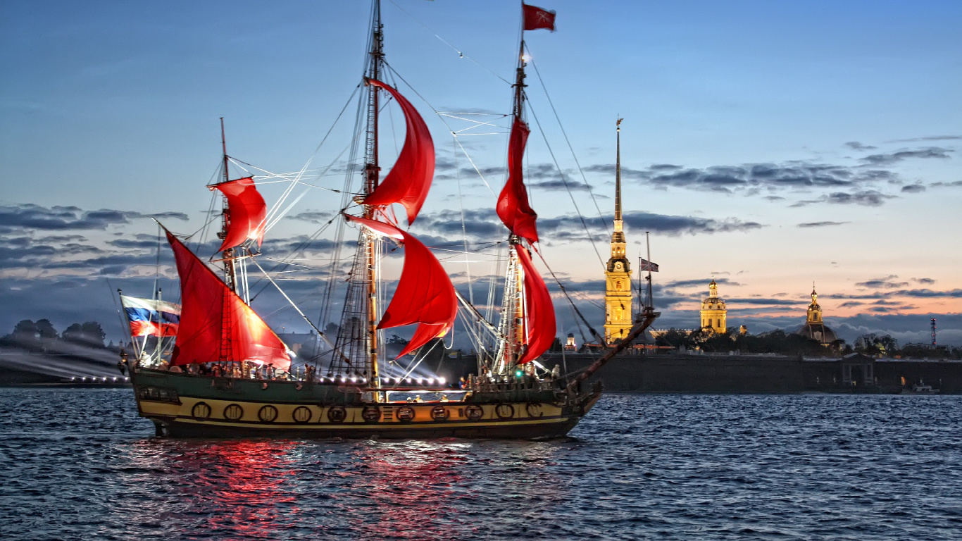 Braunes Und Rotes Schiff Tagsüber Auf See. Wallpaper in 1366x768 Resolution