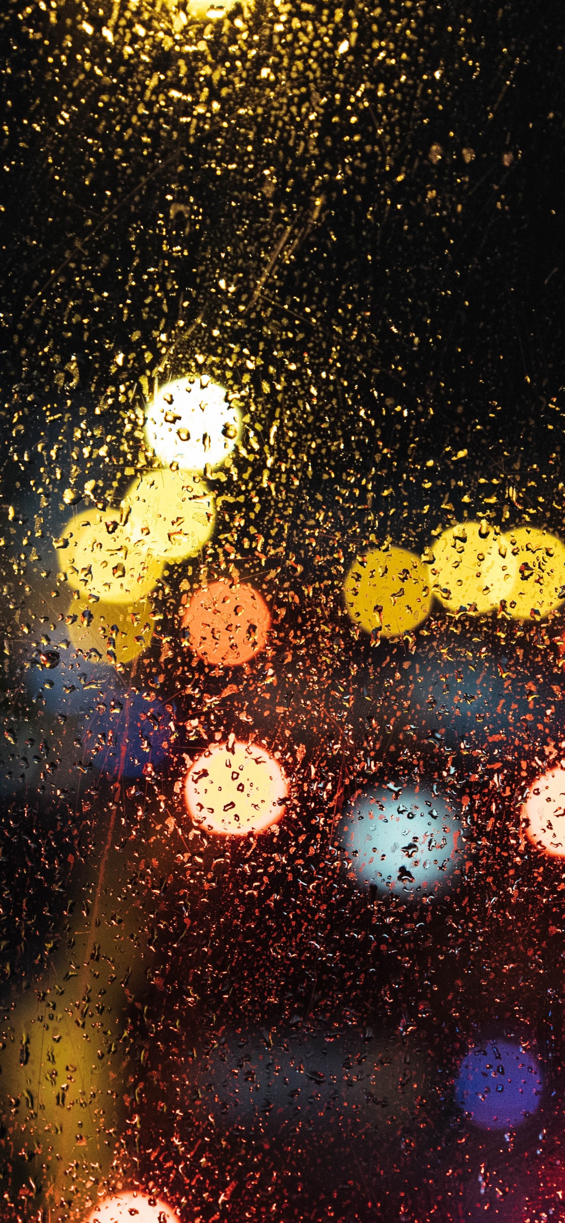 Gotas de Agua en la Ventana de Vidrio. Wallpaper in 1125x2436 Resolution