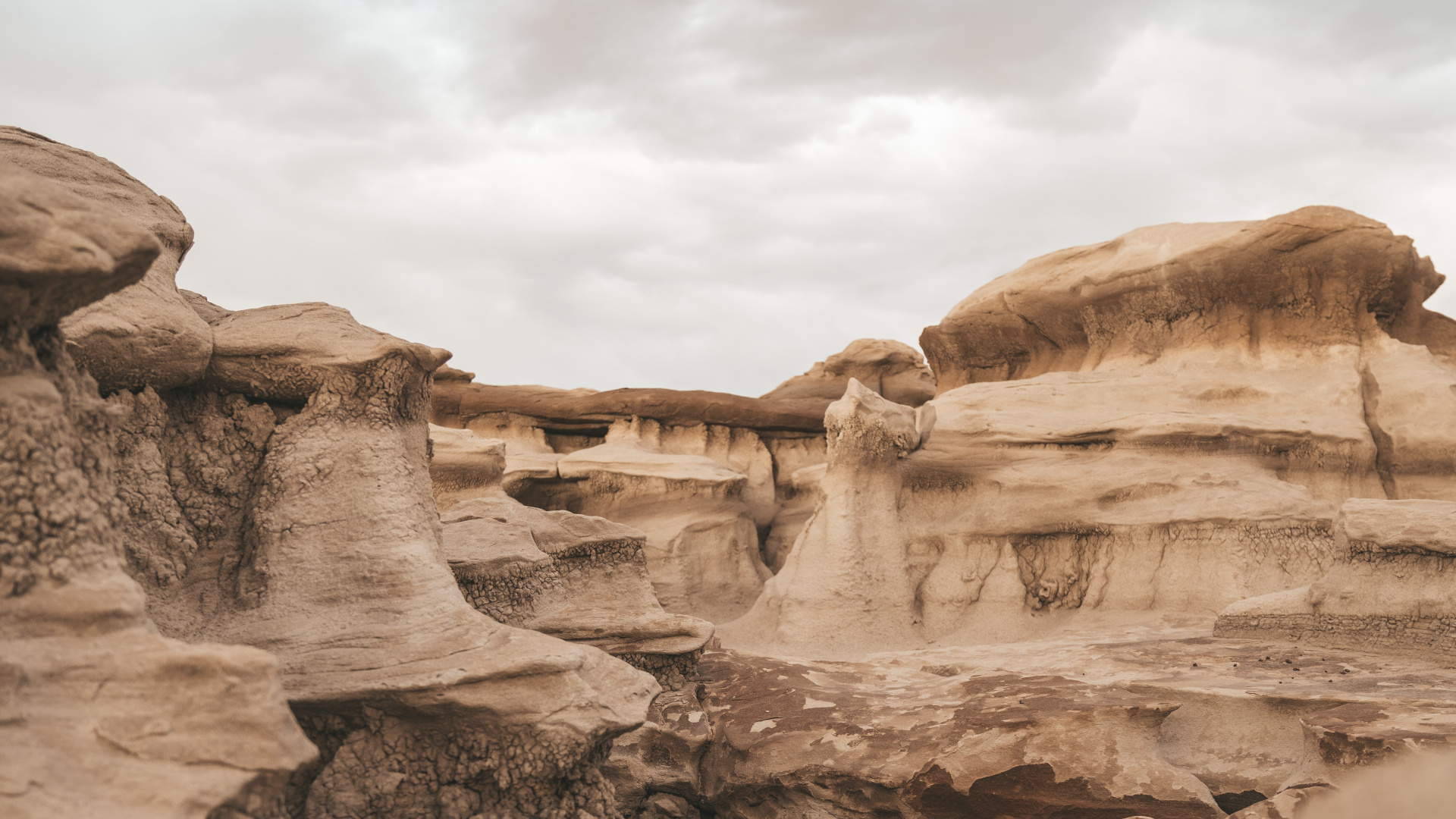 Bisti De-Na-Zin Wilderness, Badlands, Outcrop, Sky, Geology. Wallpaper in 1920x1080 Resolution