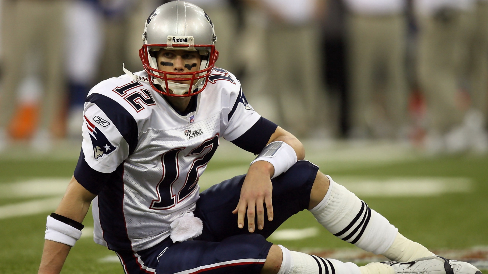 Football Player in Black and White Jersey Shirt. Wallpaper in 1920x1080 Resolution