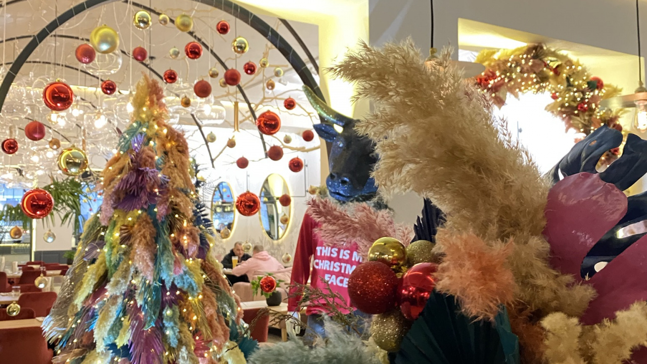 Christmas Decoration, Christmas Day, Festival, Interior Design, Flower Arranging. Wallpaper in 1280x720 Resolution