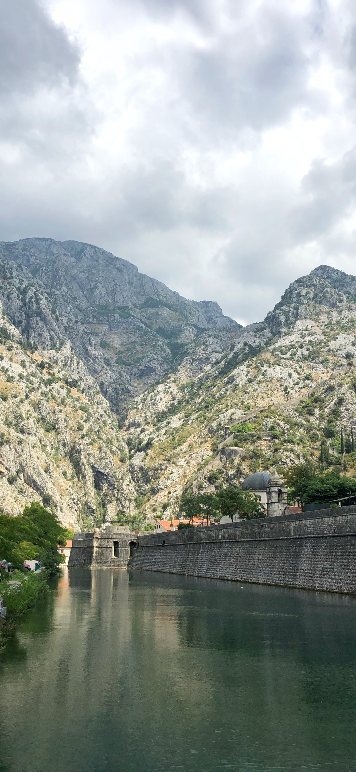 Torre Kampana, Montaje de Escenografía, Los Recursos de Agua, Fiordo, Agua. Wallpaper in 1242x2688 Resolution