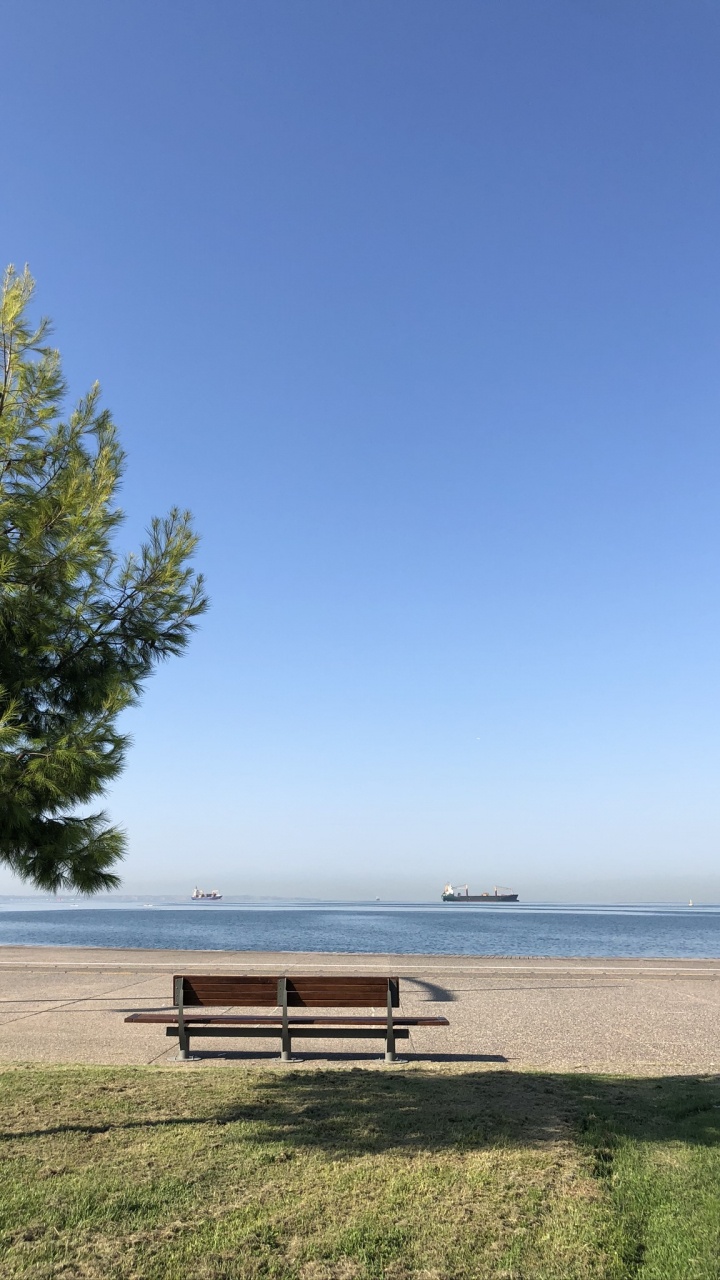 Eau, Banc, Banc D'extérieur, Mobilier D'extérieur, Horizon. Wallpaper in 720x1280 Resolution