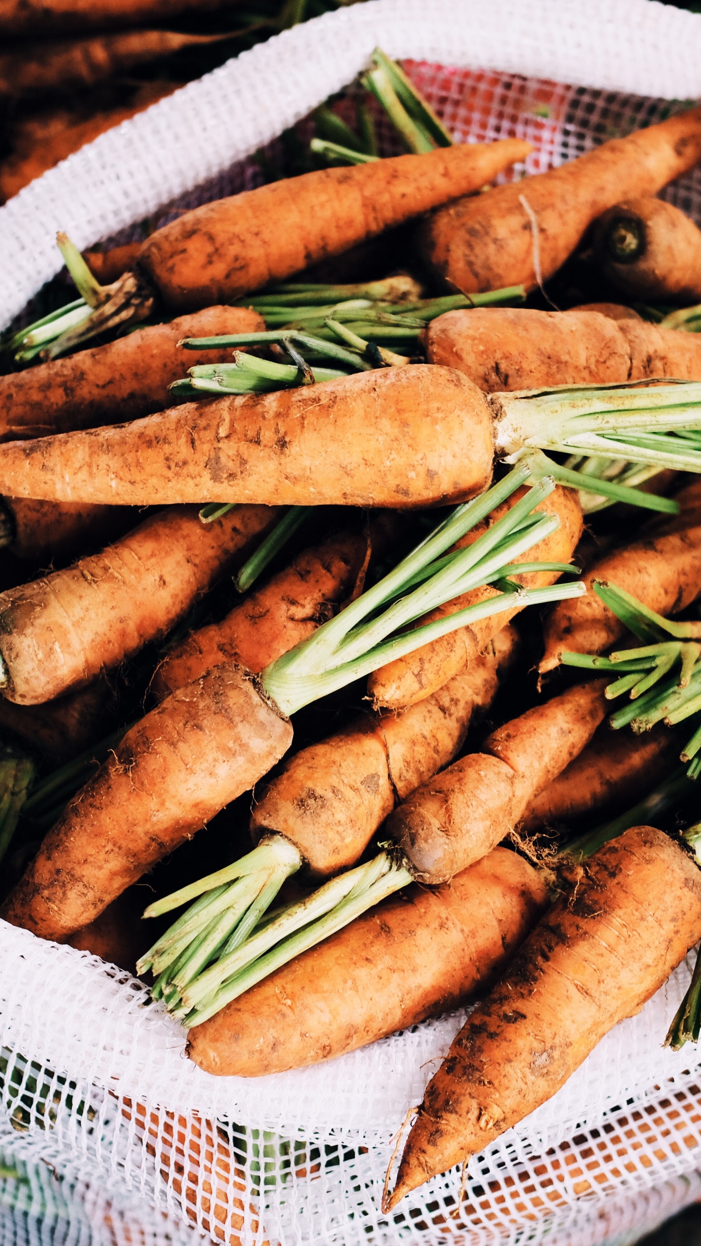 Brown Fried Food on White and Purple Round Table. Wallpaper in 1440x2560 Resolution