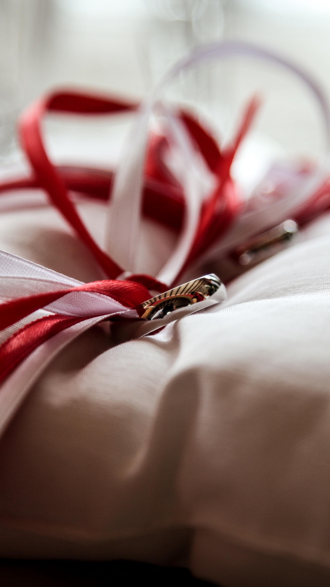 结婚戒指, 红色的, 的婚礼仪式供应, 礼品包装, 丝带 壁纸 1080x1920 允许