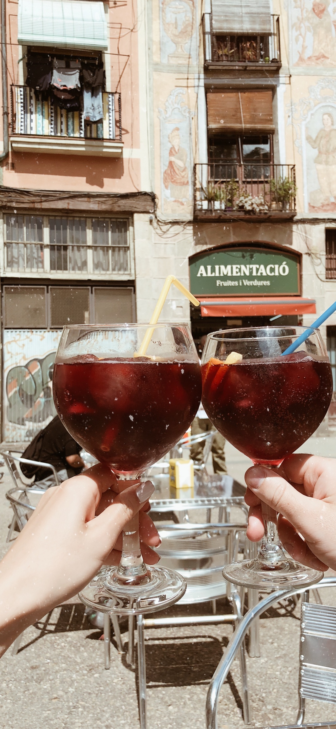 Vin, Vin Rouge, Verres à Pied, Verre, Fenêtre. Wallpaper in 1125x2436 Resolution