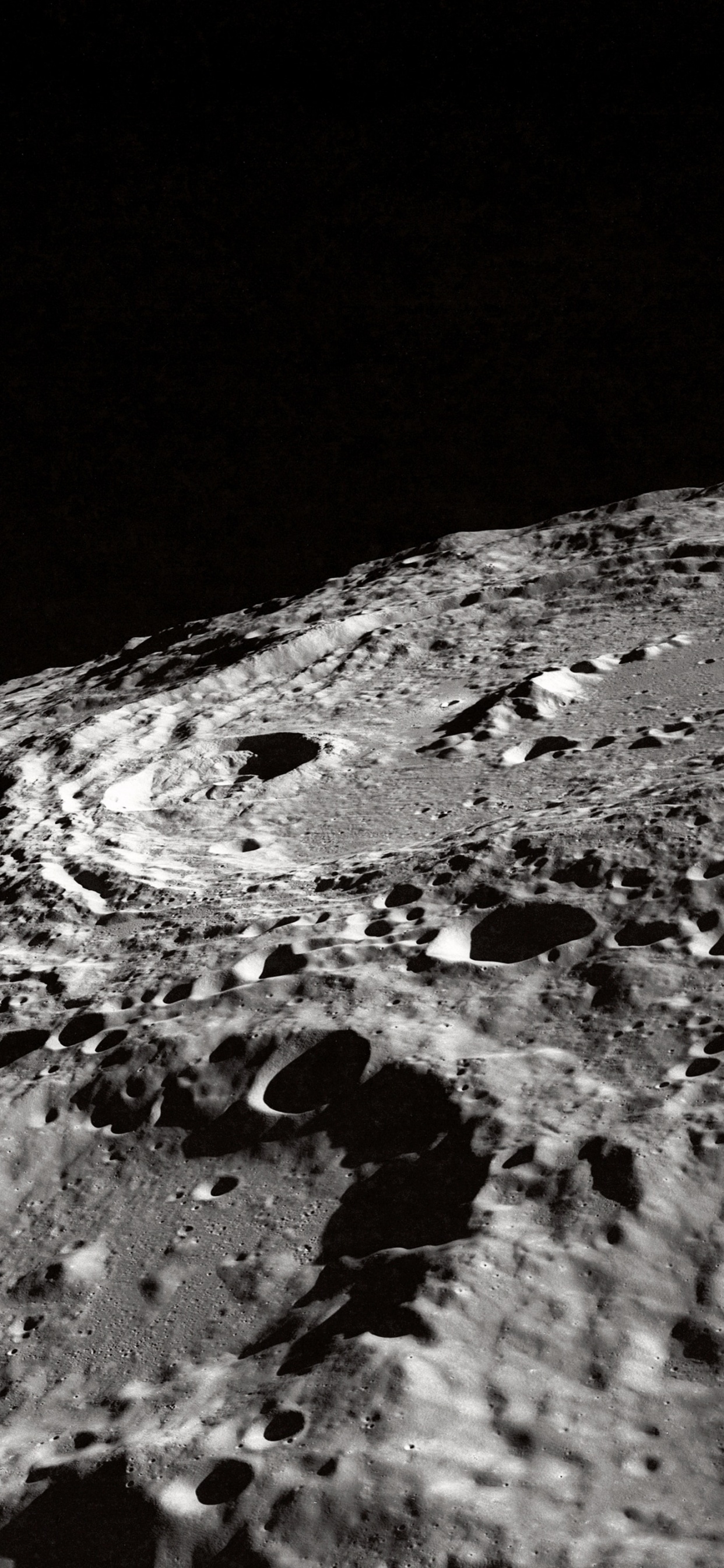 White and Black Abstract Painting. Wallpaper in 1242x2688 Resolution