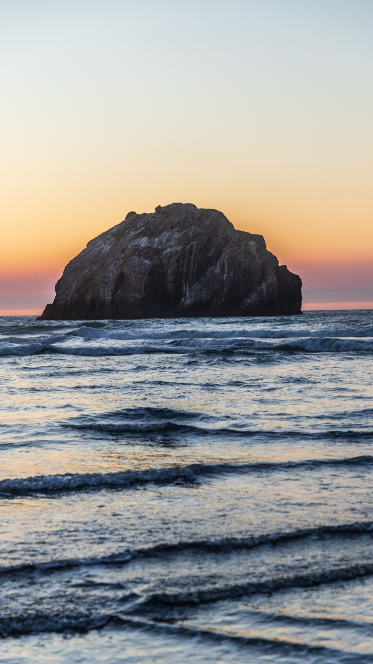 Wind Wave, Body of Water, Sea, Ocean, Horizon. Wallpaper in 750x1334 Resolution