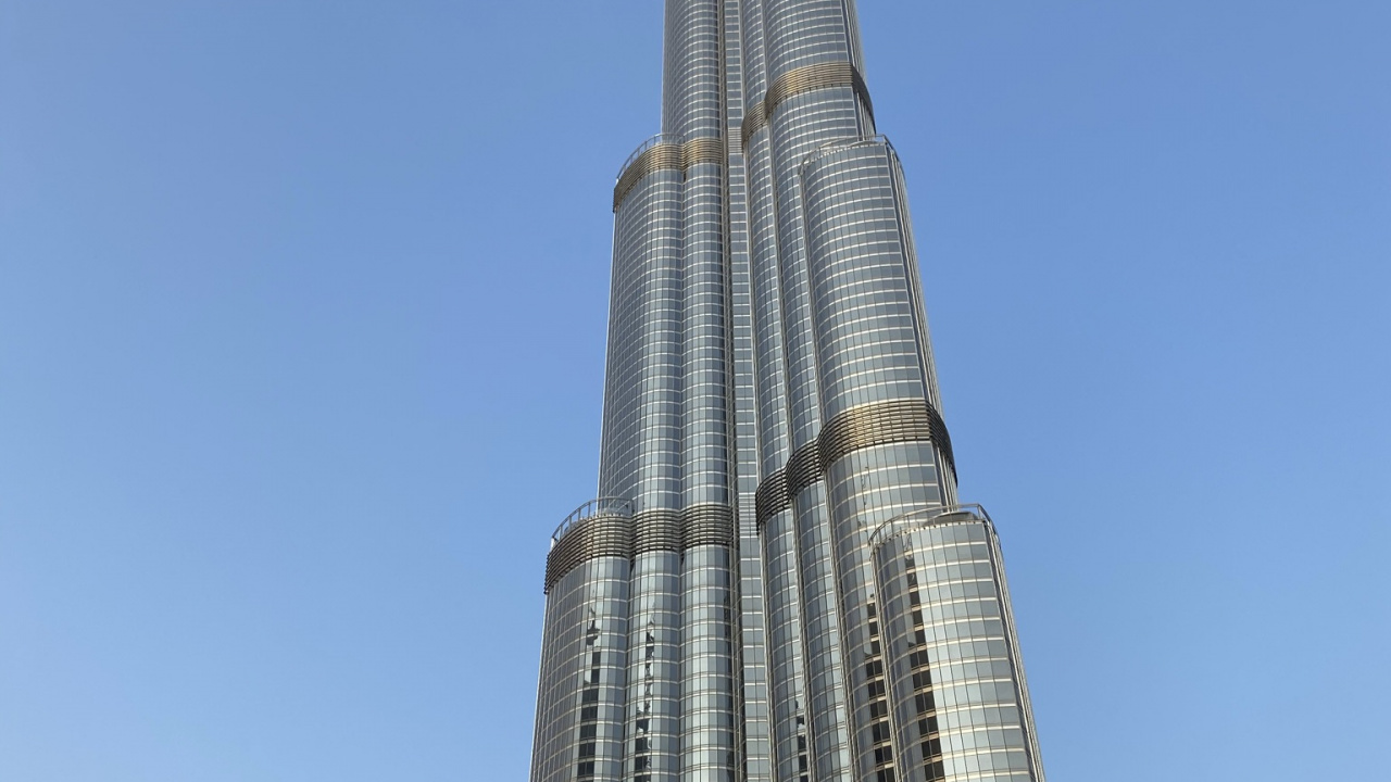 Dubai, Burj Khalifa, Wolkenkratzer, National Historic Landmark, Tageszeit. Wallpaper in 1280x720 Resolution