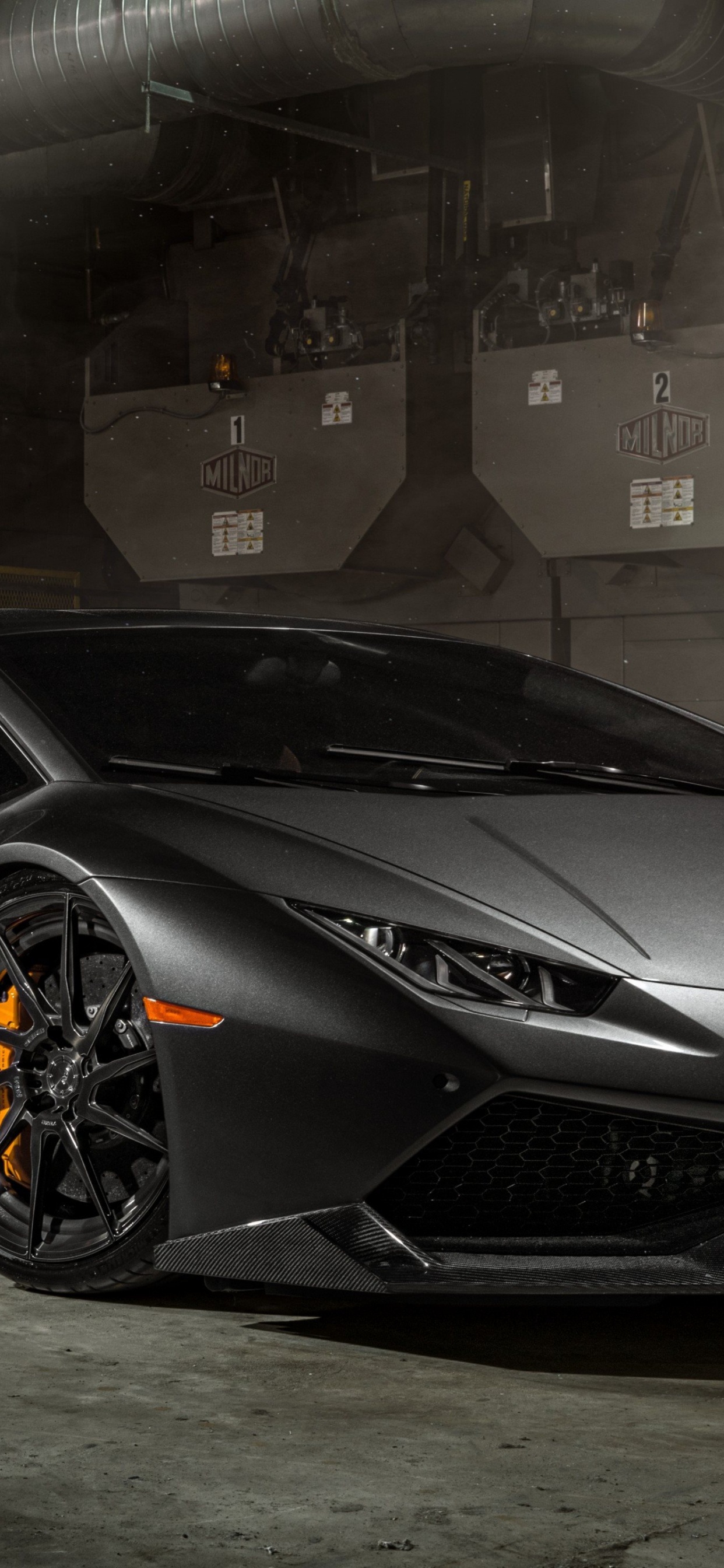 Porsche 911 Negro Estacionado en el Garaje. Wallpaper in 1242x2688 Resolution