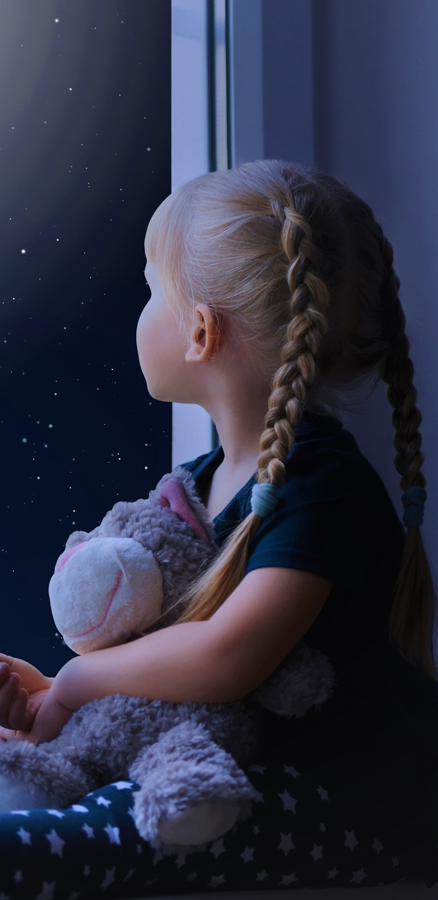 Coiffure, Azure, Fenêtre, Purple, Geste. Wallpaper in 1440x2960 Resolution