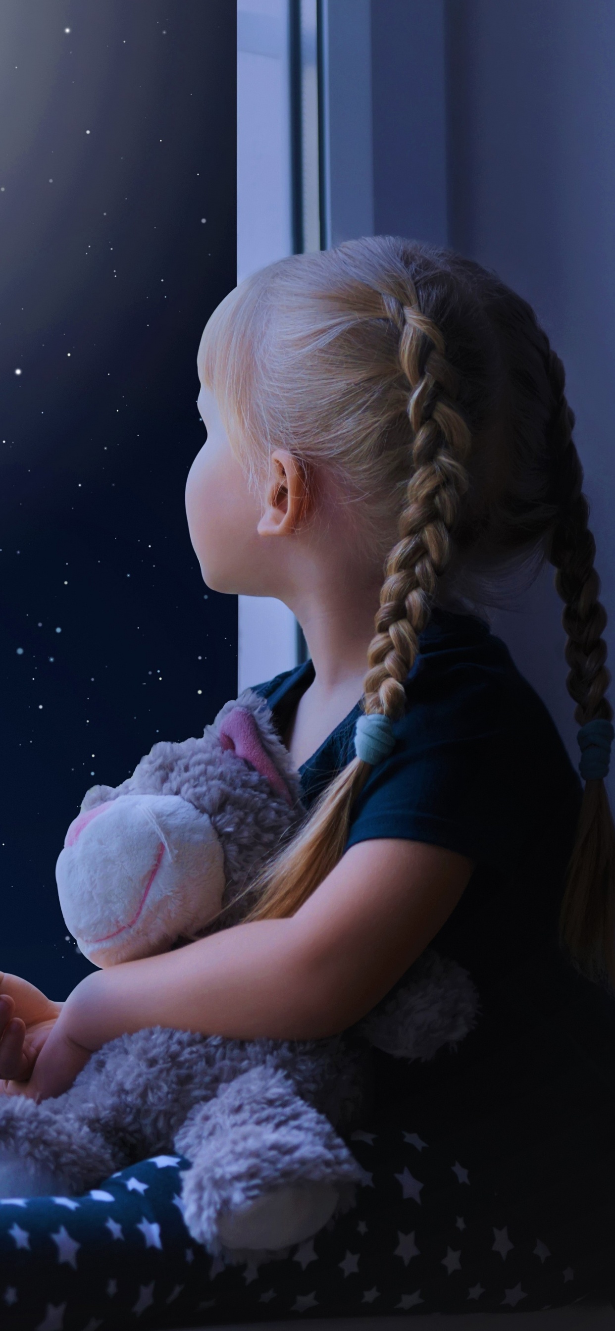 Frisur, Azure, Fenster, Purpur, Geste. Wallpaper in 1242x2688 Resolution