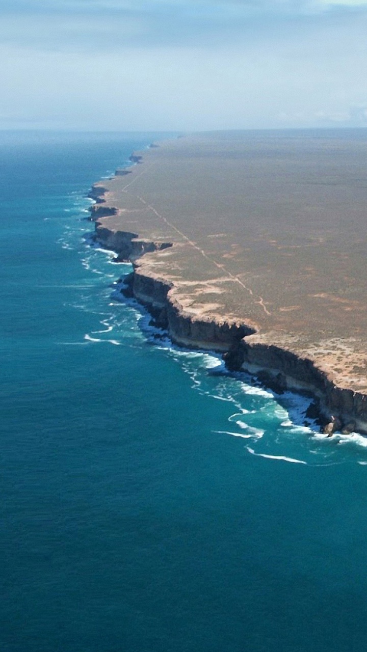 Aerial View of Island During Daytime. Wallpaper in 720x1280 Resolution