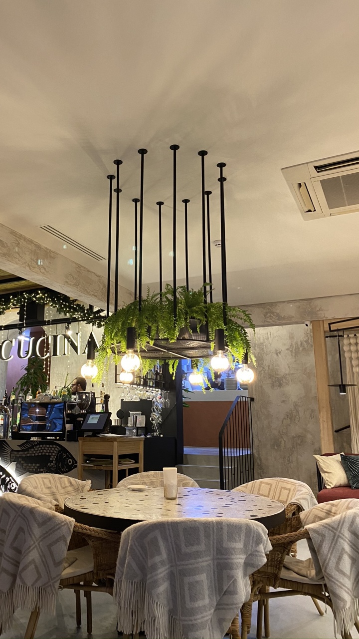 Innenarchitektur, Tischtuch, Möbel, Tabelle, Heimzubehör. Wallpaper in 720x1280 Resolution