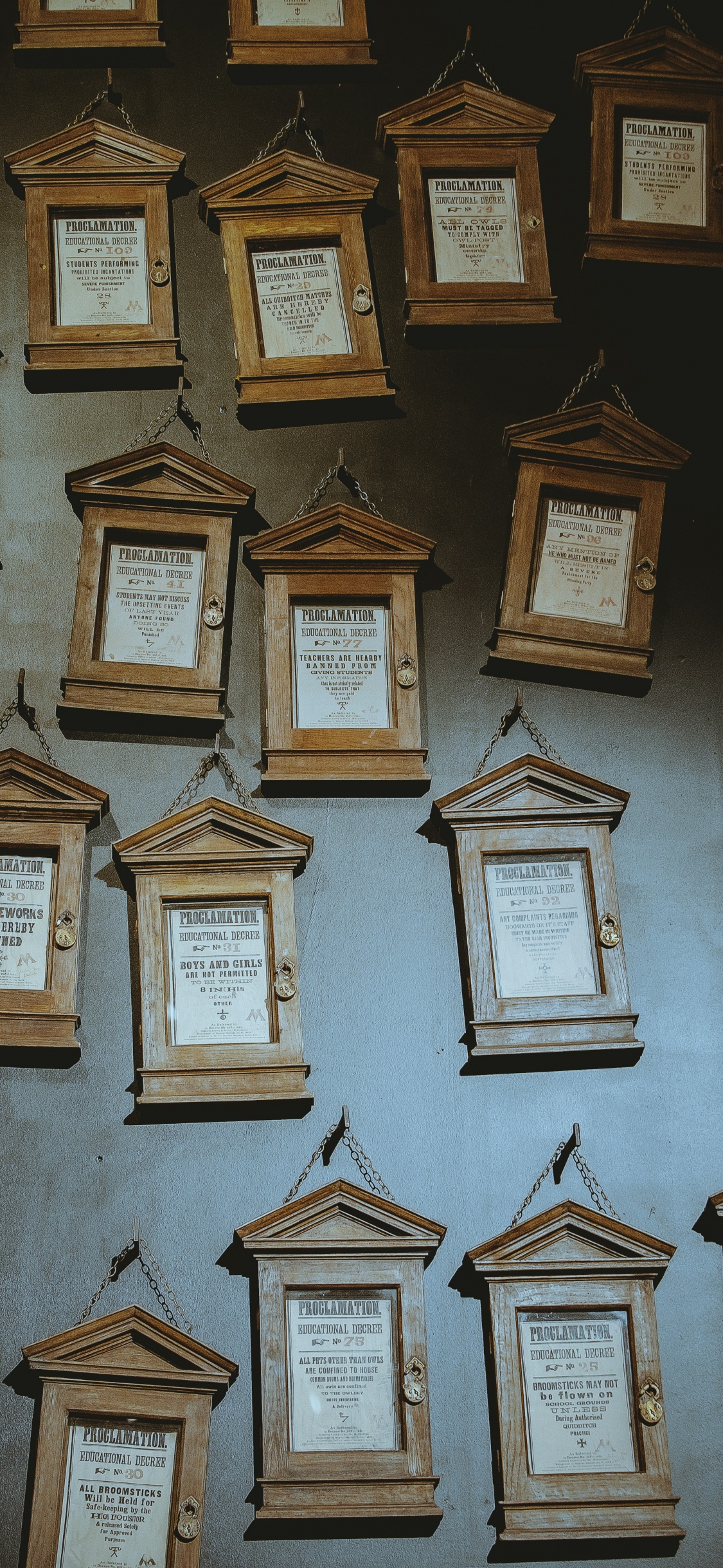 Harry Potter, Hogwarts, Mur, Warner Bros Studio Tour Londres, Le Professeur Albus Dumbledore. Wallpaper in 1125x2436 Resolution