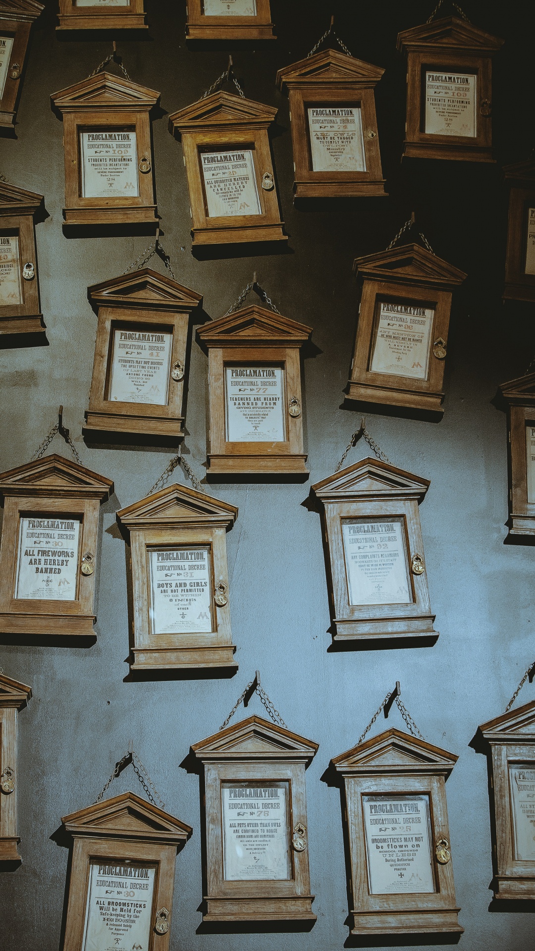 Harry Potter, Hogwarts, Wall, Warner Bros Studio Tour London, Professor Albus Dumbledore. Wallpaper in 1080x1920 Resolution