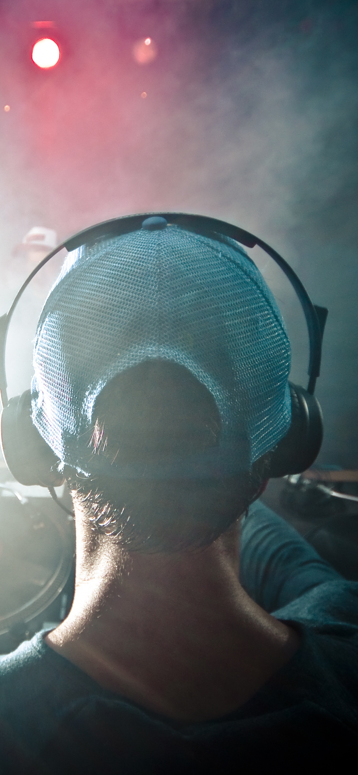 Música Electrónica de Baile, Espacio, Disc Jockey, Audio, Disco Fonográfico. Wallpaper in 1242x2688 Resolution