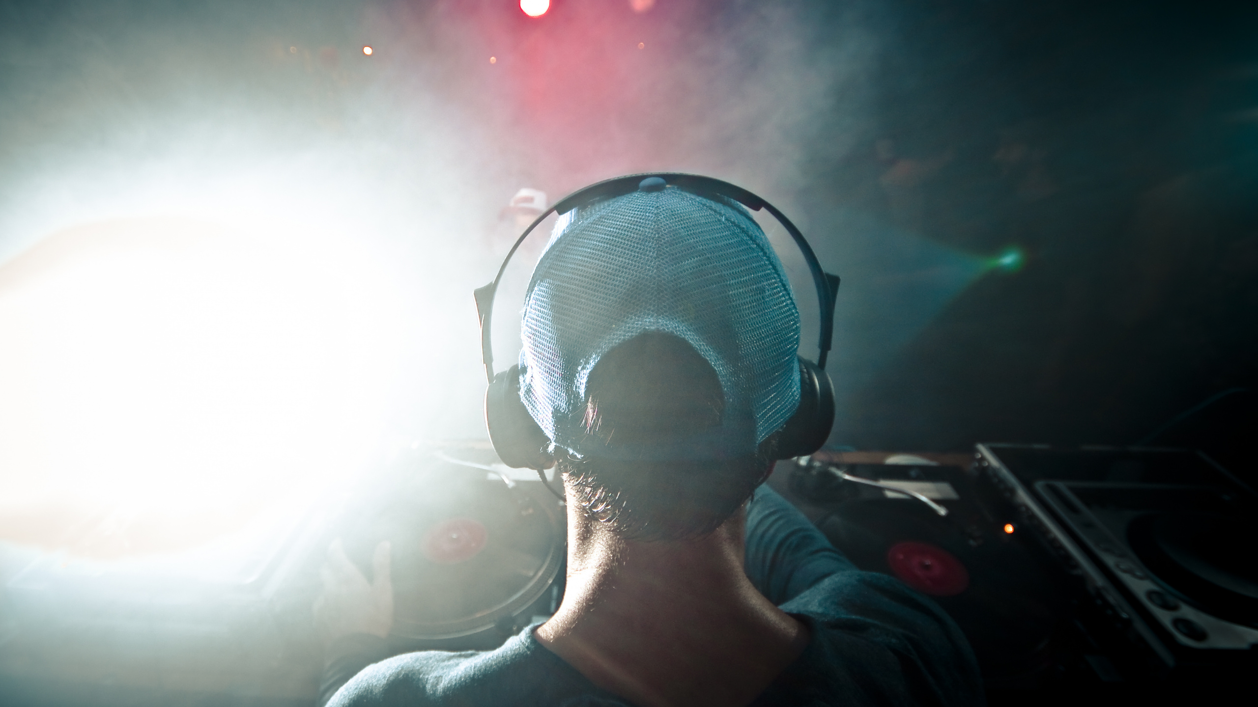 Música Electrónica de Baile, Espacio, Disc Jockey, Audio, Disco Fonográfico. Wallpaper in 2560x1440 Resolution