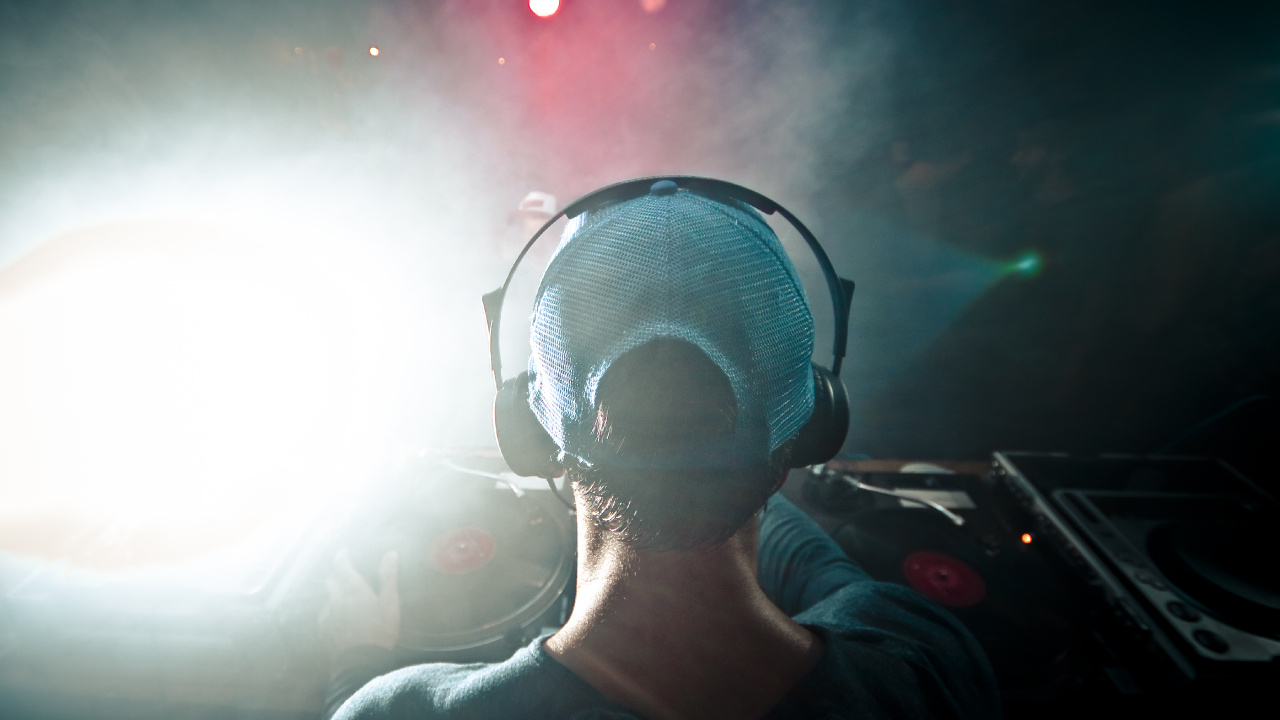 Elektronische Dance-Musik, Raum, Discjockey, Audiodateien, Schallplatte. Wallpaper in 1280x720 Resolution