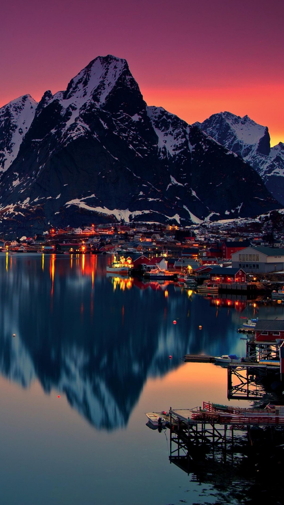 Gewässer in Der Nähe Des Berges Tagsüber. Wallpaper in 1080x1920 Resolution